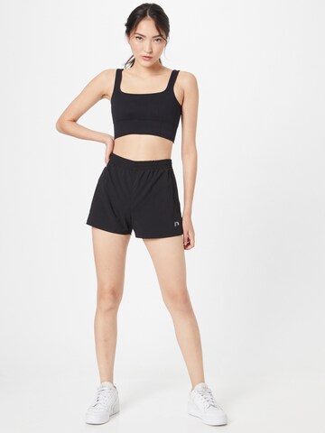 Newline Regular Sportshorts in Schwarz