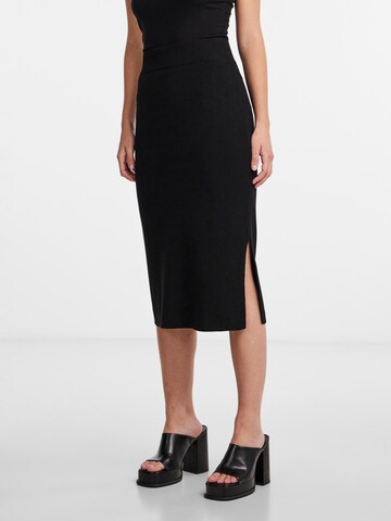 Y.A.S Skirt 'ASSI' in Black: front