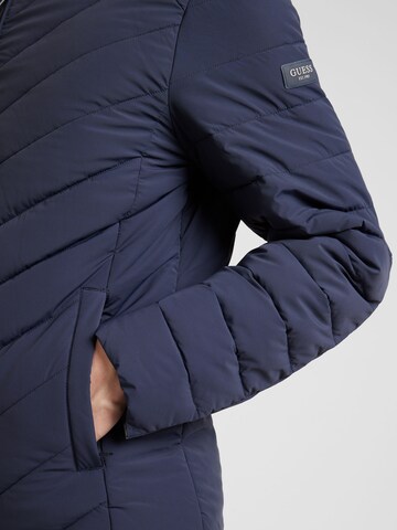 GUESS Tussenjas in Blauw