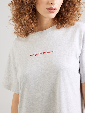 Cămăşi de noapte 'Moon' de la Hunkemöller pe gri