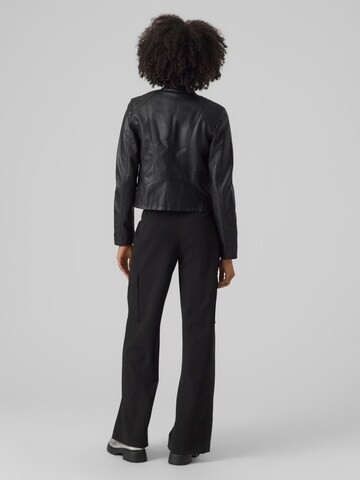 Veste mi-saison 'Giacche' VERO MODA en noir