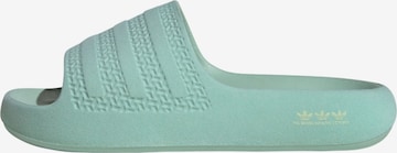 Mule 'Adilette Ayoon' ADIDAS ORIGINALS en vert : devant