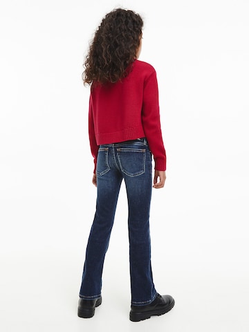Calvin Klein Jeans كنزة صوفية بلون أحمر