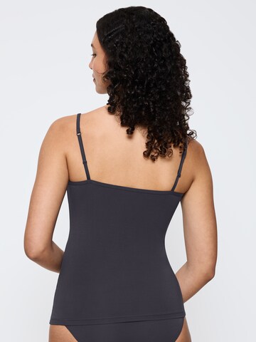 Haut ' Red Label Feel of Modal ' TRIUMPH en gris