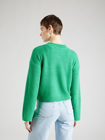 VERO MODA Пуловер 'SAYLA' в зелено
