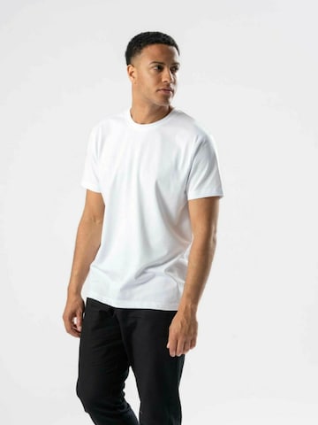 TEESHOPPEN - Camisa ' Regular T ' en blanco: frente