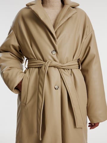 EDITED - Abrigo de invierno 'Yuki' en beige