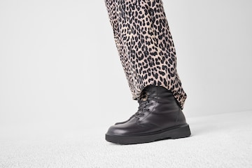 WALDLÄUFER Stiefelette in Schwarz