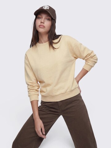 studioselect Sweatshirt 'Lotta' in Braun: Vorderseite
