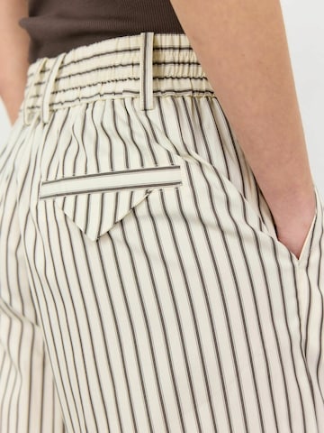 Levete Room Regular Broek 'LUCILLA' in Wit