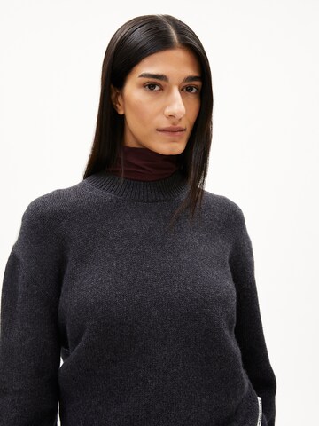 Pull-over ARMEDANGELS en gris
