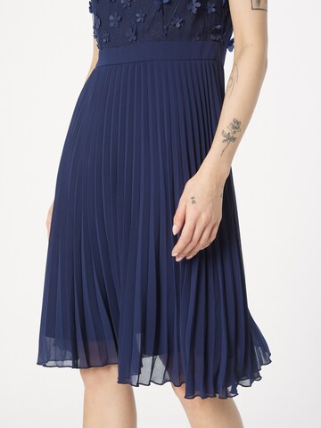 Robe de cocktail APART en bleu