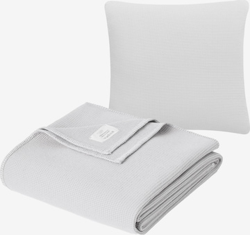 Couvertures Cradle Studio en gris : devant