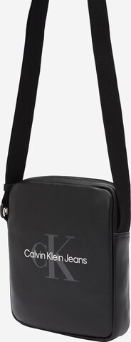 Calvin Klein Jeans - Bolso de hombro en negro