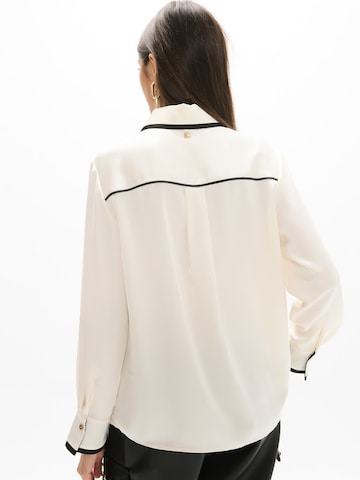 Lola Casademunt Bluse i beige