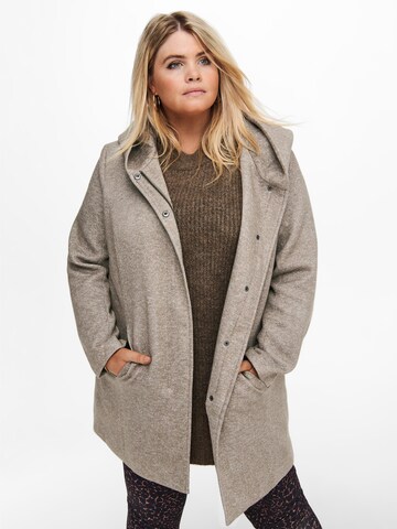 Manteau mi-saison 'Sedona' ONLY Carmakoma en beige : devant