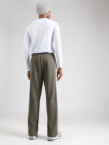 PegadorLoosefit Hlače 'Viro' - zelena boja