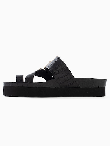 Bayton T-Bar Sandals 'Lucrezia' in Black