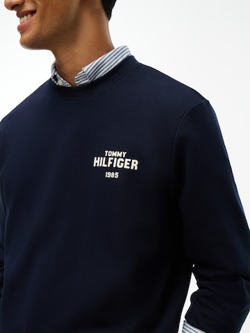 TOMMY HILFIGER Μπλούζα φούτερ '1985' σε μπλε