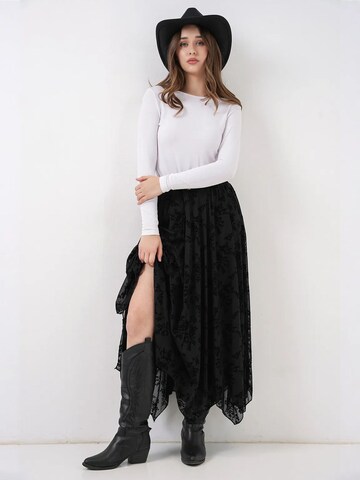 Bigdart Skirt in Black