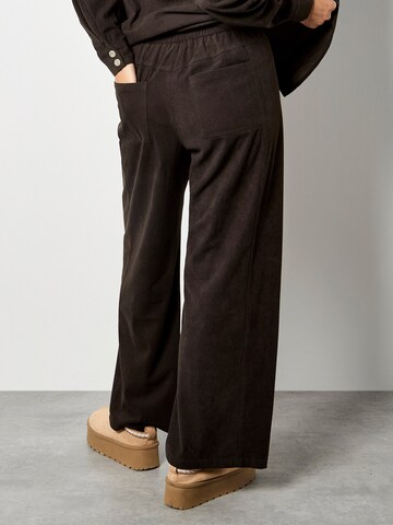 Wide Leg Pantalon ' ' Apricot en marron