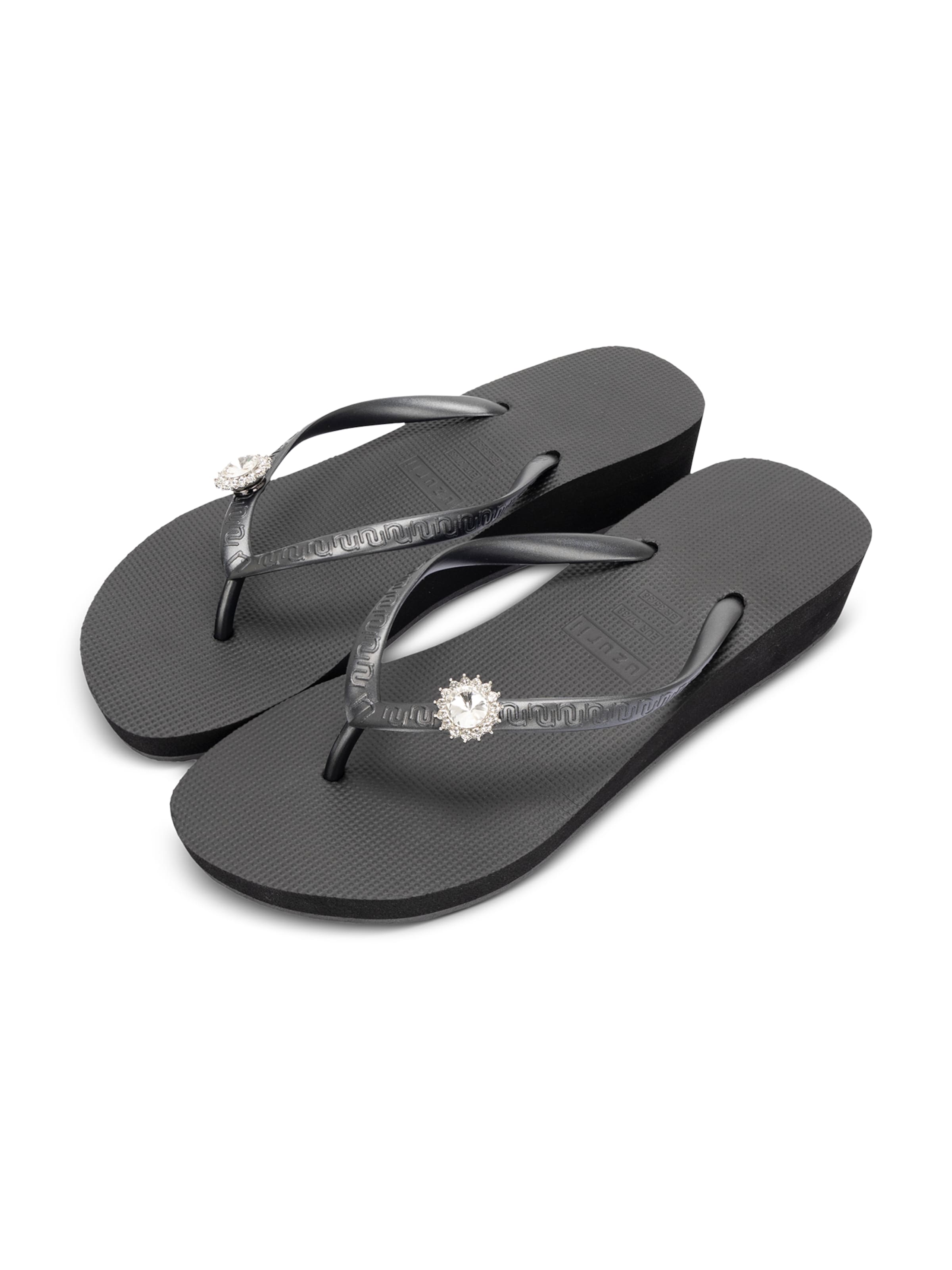 Uzurii Luxury Footwear Classic Flats in Black: front