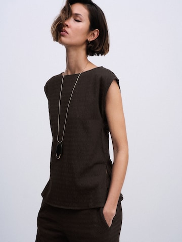 The Set Broekpak in Bruin