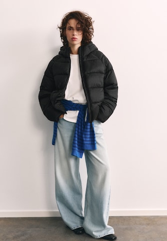 Giacca invernale di Pull&Bear in nero: frontale