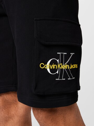 Calvin Klein Jeans Szabványos Cargo nadrágok - fekete