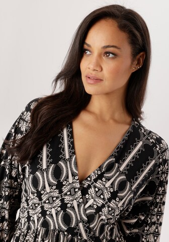 Aniston Kleid in Schwarz