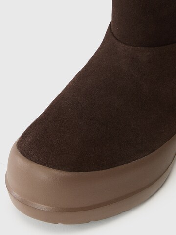 Botine 'MEZZALUNA' de la MOON BOOT pe maro