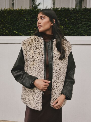 Next Vest in Beige: front