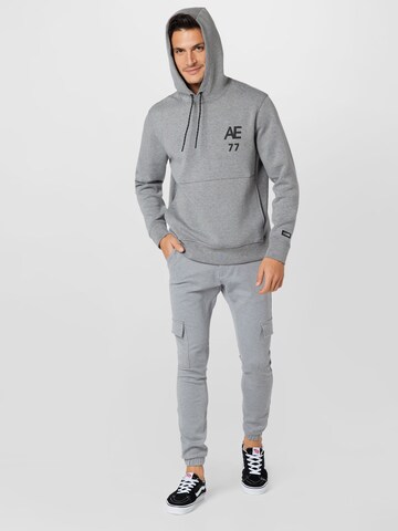 American Eagle Sweatshirt in Grey