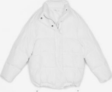 UNQ Winter Jacket in White: front