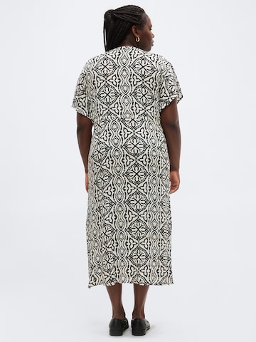 Robe 'VMCMENNY' Vero Moda Curve en beige