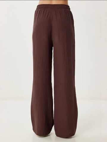 Completo pantalone di Happiness İstanbul in marrone