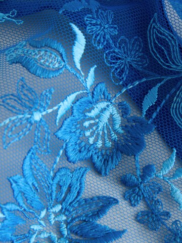 Lipsy String in Blau