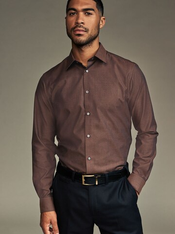 Next Slim fit Πουκάμισο σε καφέ: μπροστά