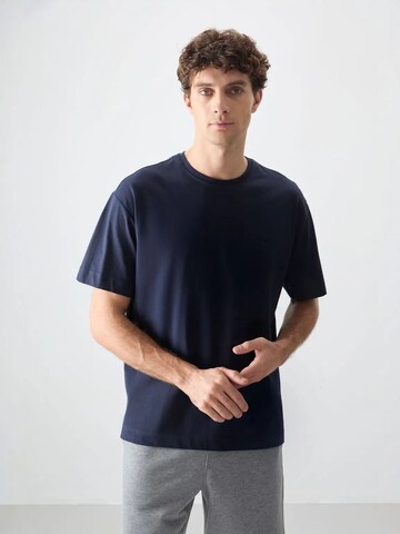 Tommy Life T-Shirts in Blau: Vorderseite