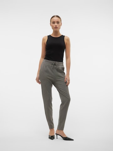 VERO MODA Tapered Pants 'KIARA' in Grey