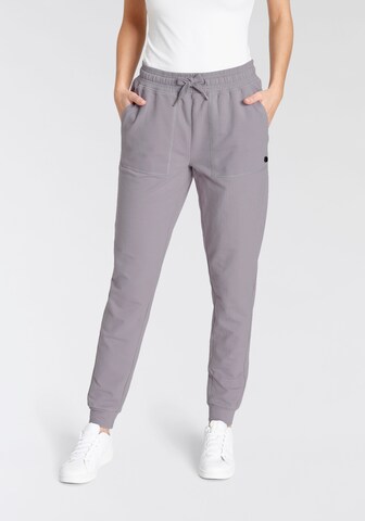 OCEAN SPORTSWEAR Tapered Sporthose in Lila: predná strana