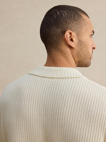 DAN FOX APPAREL Pulover 'Luca' | bela barva