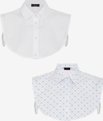 balta By Diess Collection Apykaklė: priekis