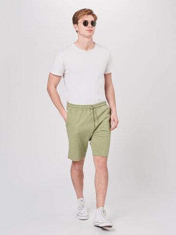 Lyle & Scott Regular Pants in Green