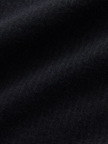 Next Base Layer in Schwarz