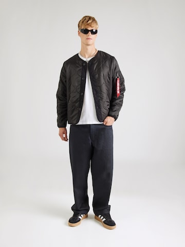 ALPHA INDUSTRIES Демисезонная куртка в Черный