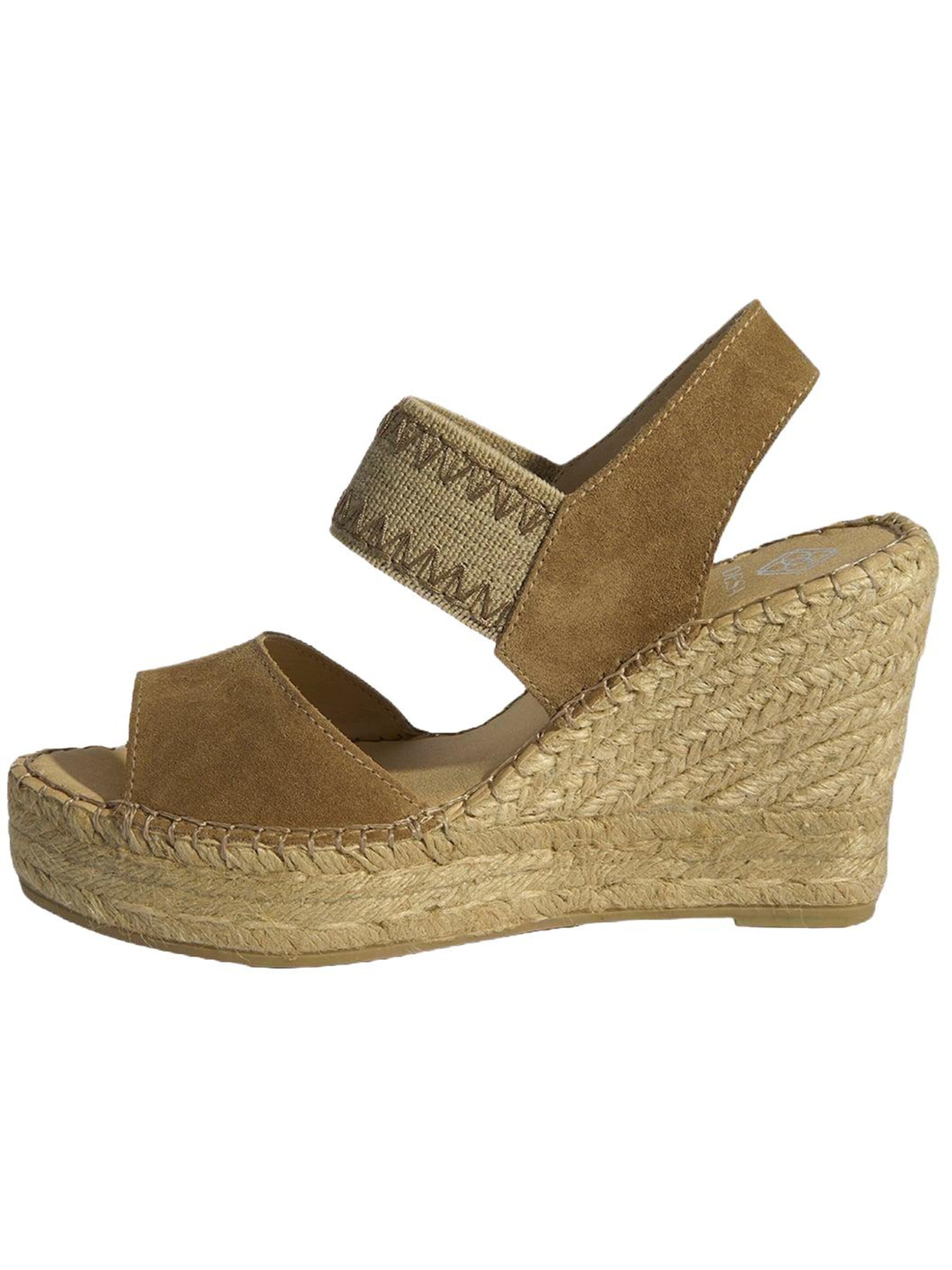 Desa Espadrilles 'Slip-Ons'‌‌‌‌‌ in Beige