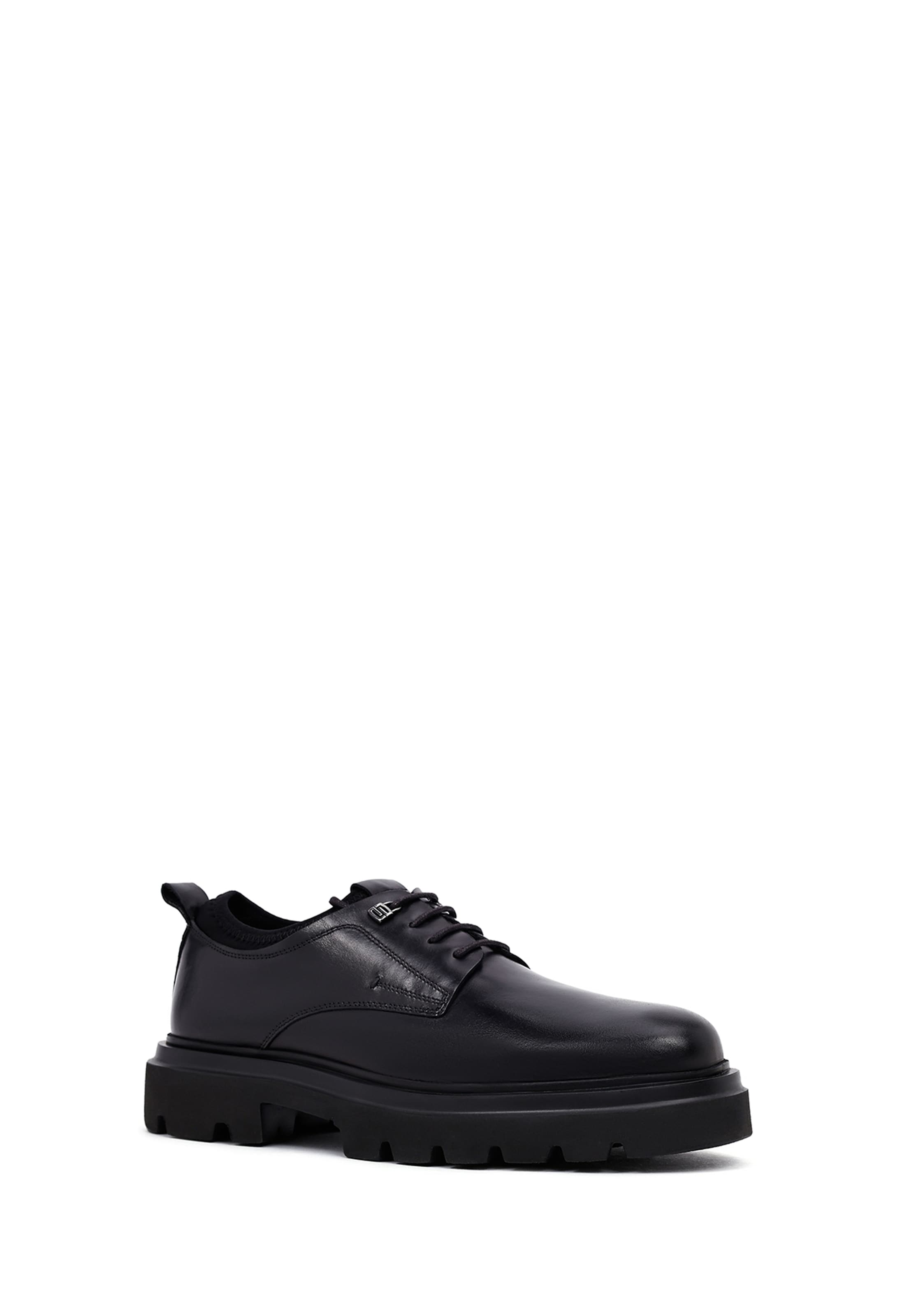 Chaussure à lacets Derimod en noir