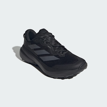 Chaussure basse 'Tracefinder Plus' ADIDAS TERREX en noir