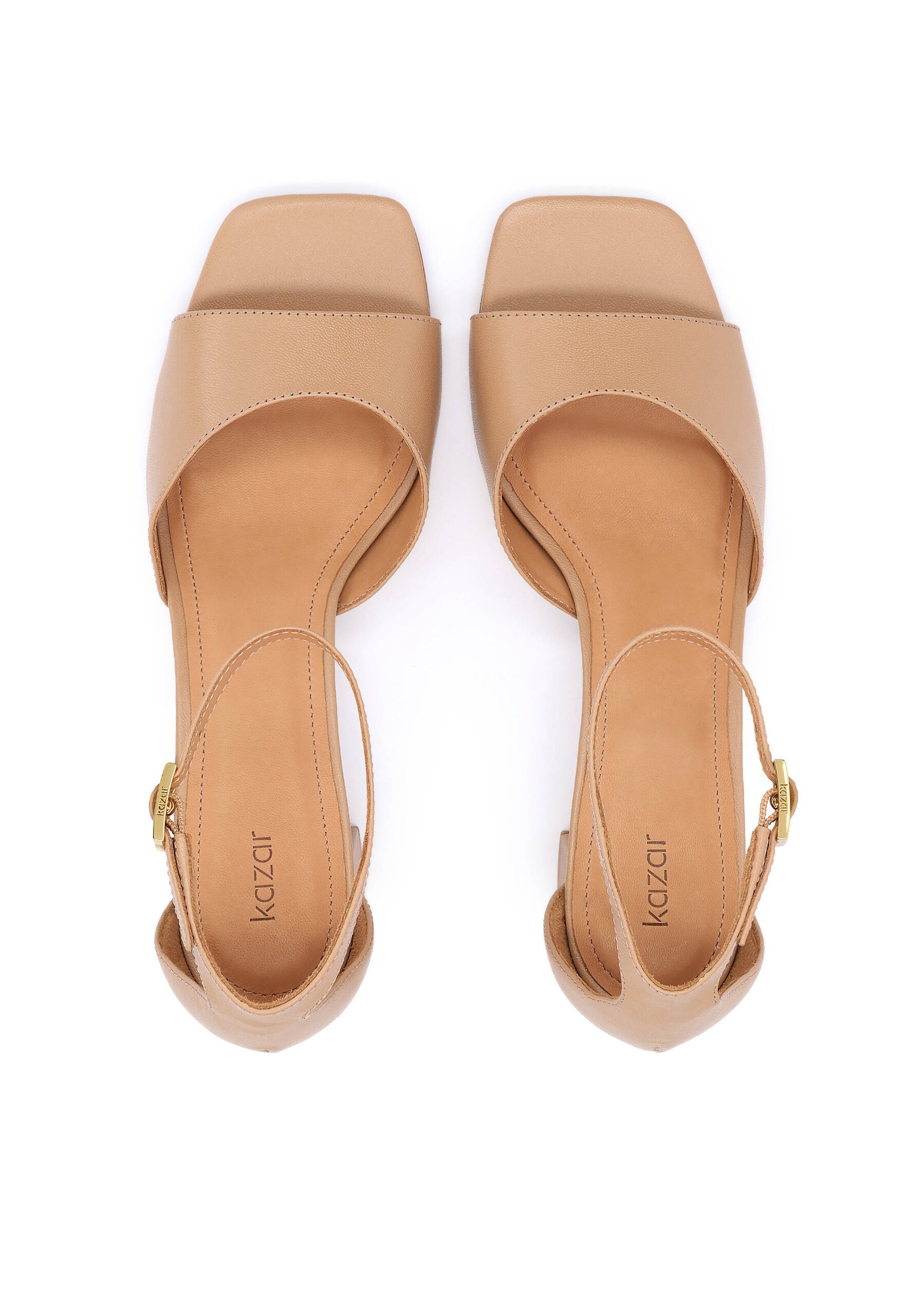 smėlio Kazar Basutės su dirželiais